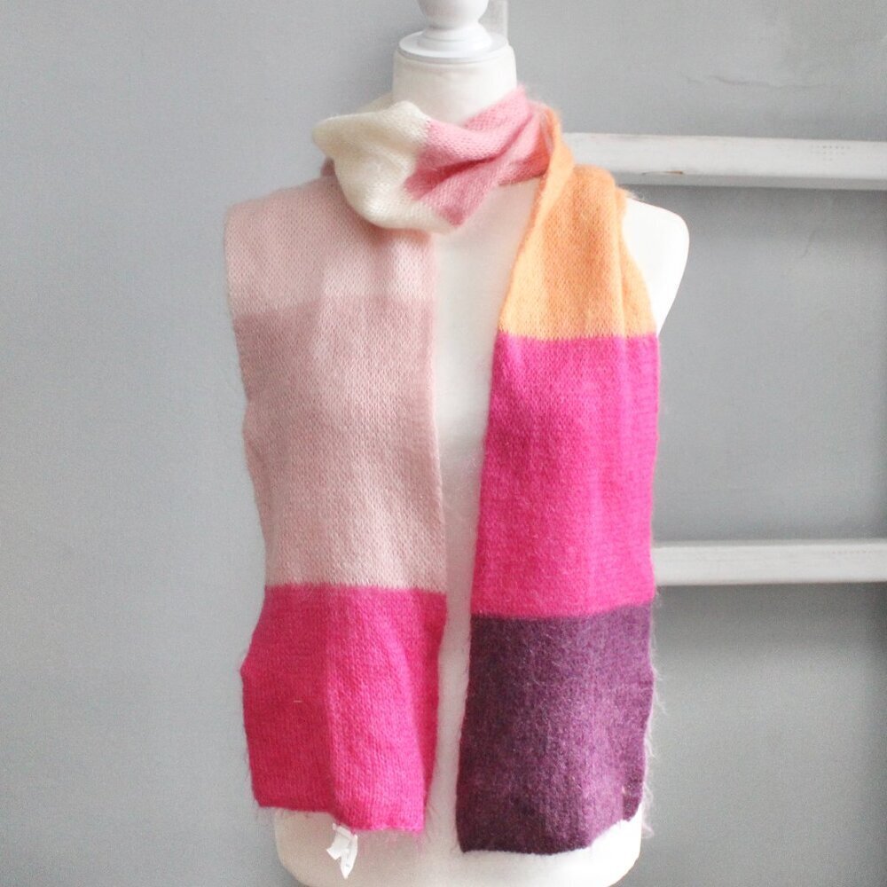 GAP Women's Vintage Y2K Pink Multicolor Mohair Wool Blend Knit Fuzzy Neck Scarf